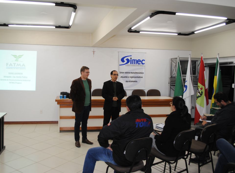 SIMEC - Sindicato das Indstrias Metalrgicas, Mecnicas e do Material Eltrico de Chapec/SC        O licenciamento ambiental é um dos instrumentos que o Estado tem para fazer o con-trole da preservação...